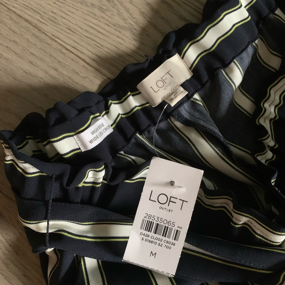 🛍NWT🛍 Striped Wide-Leg Crop Pants - Picture 4 of 6